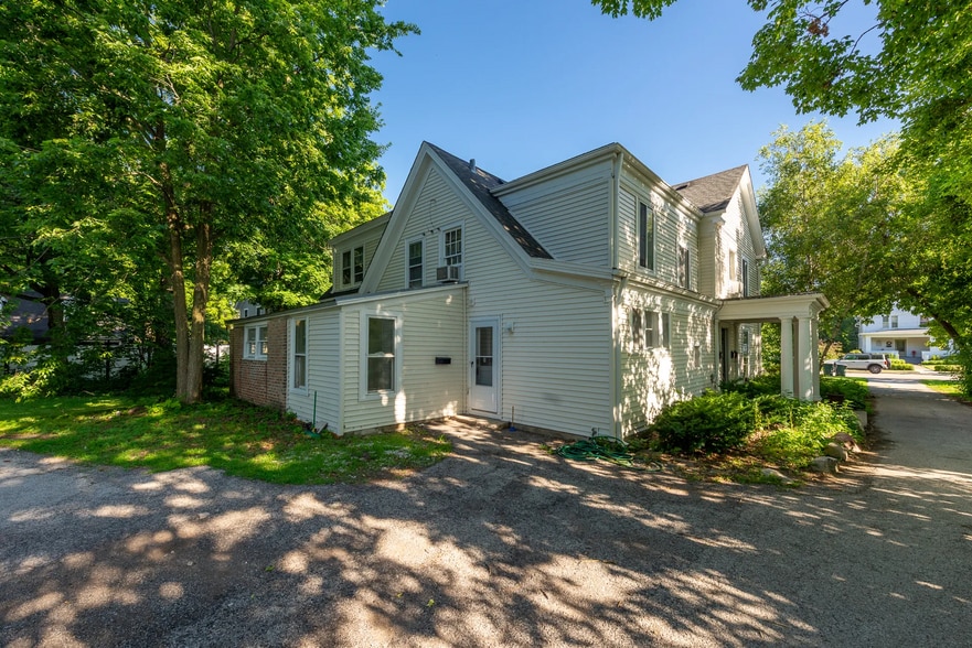 Multi-Family Portfolio portefeuille de 3 propriétés à vendre sur LoopNet.ca - Photo du bâtiment - Image 3 de 6