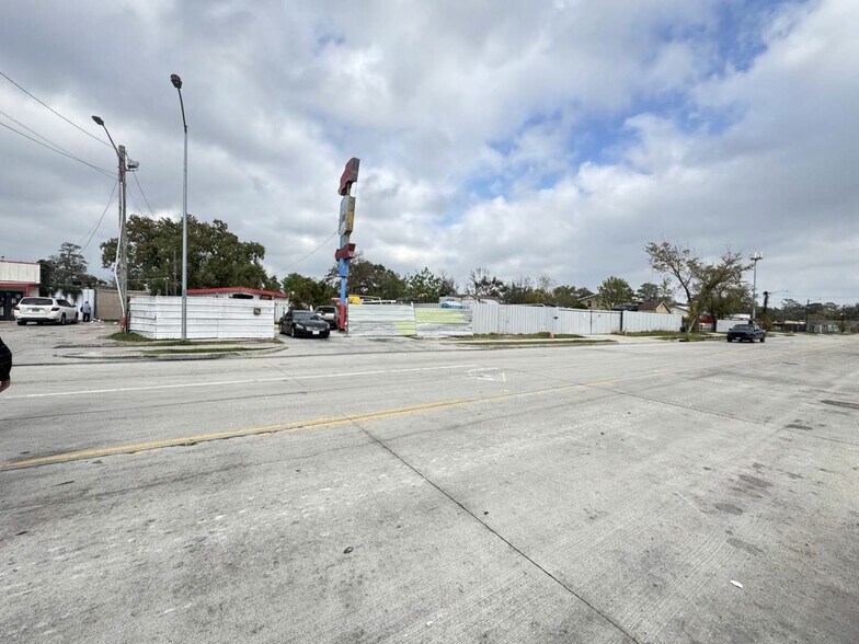 4905 Laura Koppe Rd, Houston, TX for sale - Primary Photo - Image 1 of 1