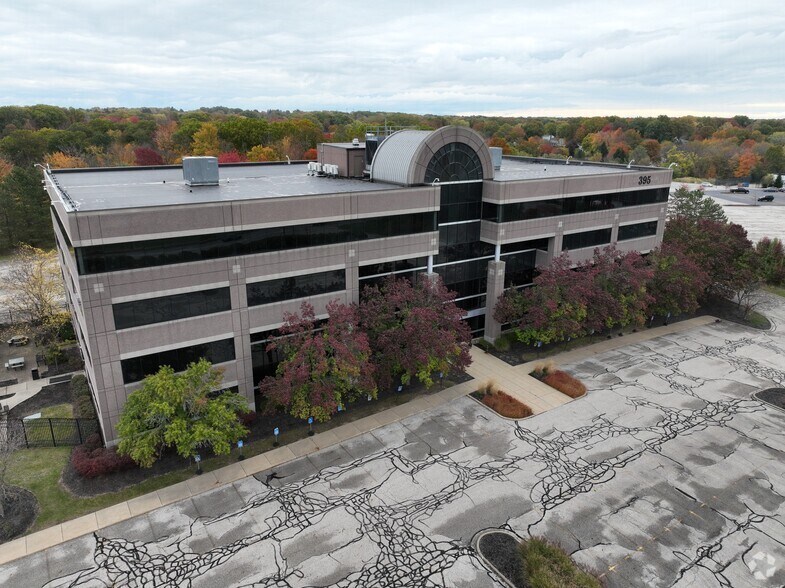 395 Ghent Rd, Akron, OH à vendre - Communauté Matterport - Image 2 de 6