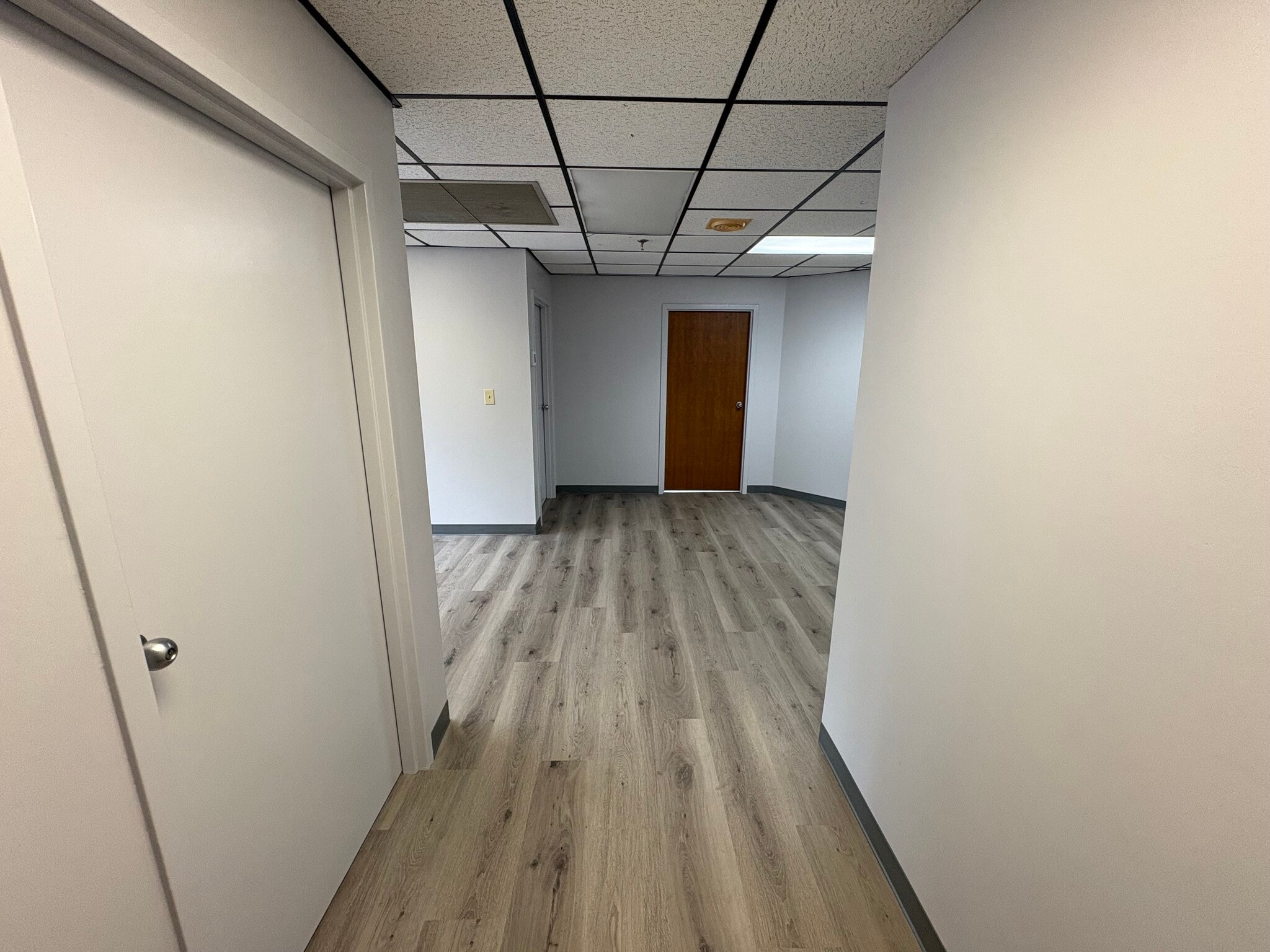 136 S Illinois Ave, Oak Ridge, TN à louer Photo intérieure- Image 1 de 7