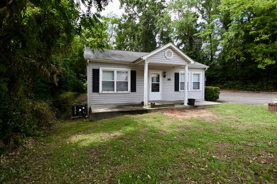 381 McGill Ave NW, Concord, NC for sale - Building Photo - Image 3 of 10