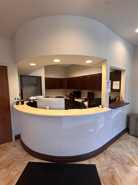 14131 Metropolis Ave, Fort Myers, FL à louer - Hall d’entrée - Image 2 de 13