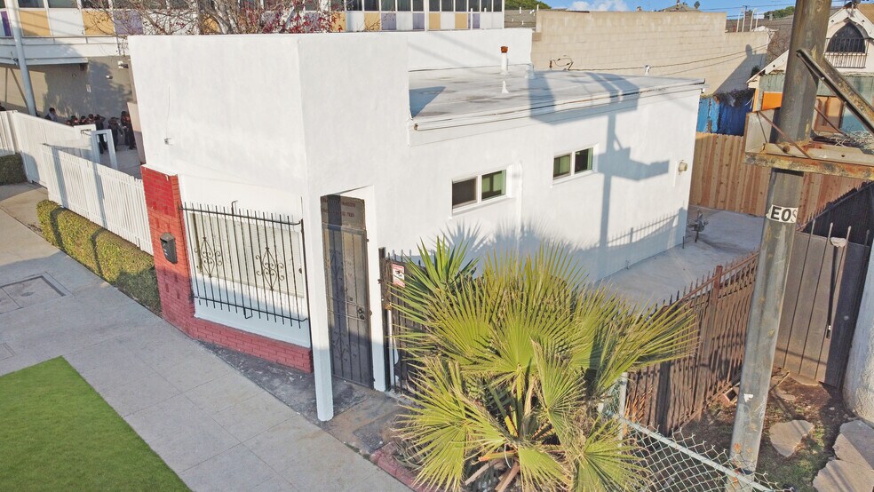 10020 S Western Ave, Los Angeles, CA for lease - Building Photo - Image 2 of 11