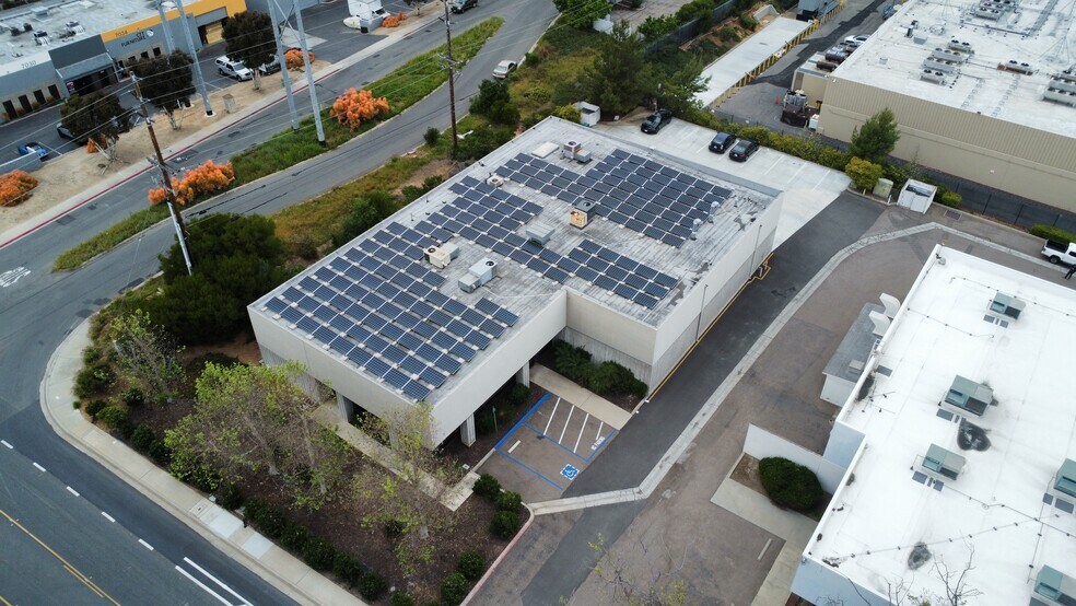 7110 Carroll Rd, San Diego, CA à vendre - Photo du bâtiment - Image 3 de 5