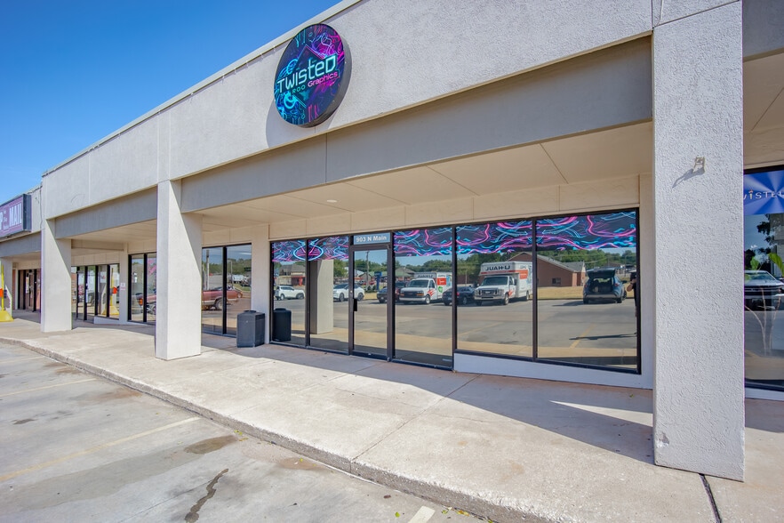 901-911 N Main St, Noble, OK for lease - Building Photo - Image 3 of 33