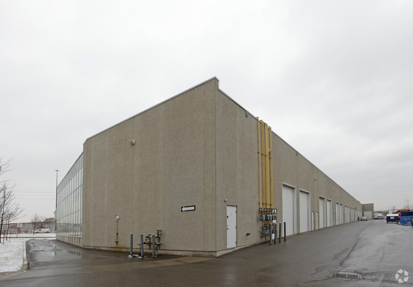 7003 Steeles Ave W, Toronto, ON for lease - Building Photo - Image 2 of 10