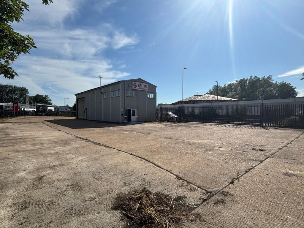 Rose Kiln Ln, Reading for lease Building Photo- Image 1 of 4