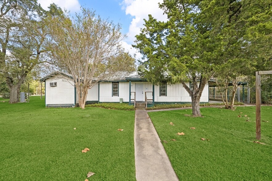 6219 Masters, Manvel, TX for lease - Building Photo - Image 1 of 10