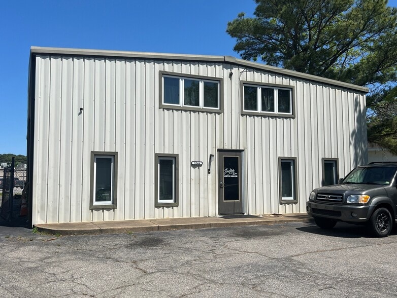 5244 Challedon Dr, Virginia Beach, VA for lease - Building Photo - Image 1 of 17