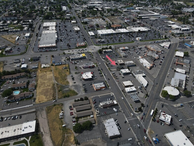 2626 W Kennewick Ave, Kennewick, WA for lease - Building Photo - Image 2 of 33