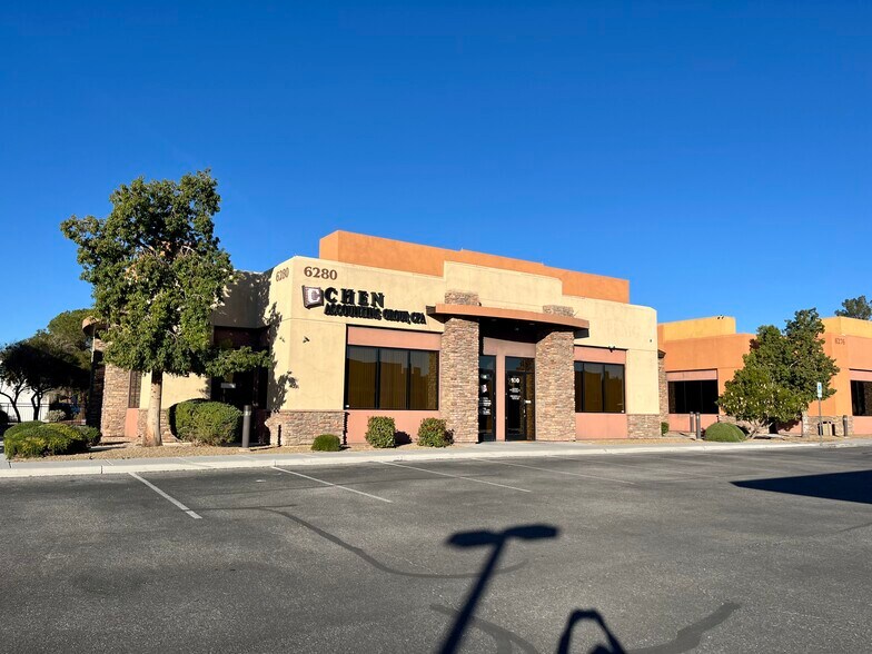 6280 Spring Mountain Rd, Las Vegas, NV à vendre - Photo du bâtiment - Image 2 de 23