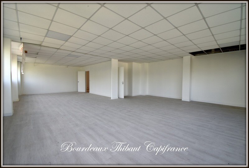 Flex in Trappes for sale - Interior Photo - Image 2 of 10