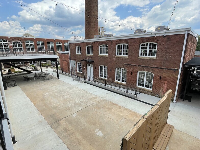 701 Easley Bridge Rd, Greenville, SC à louer - Photo du bâtiment - Image 3 de 16