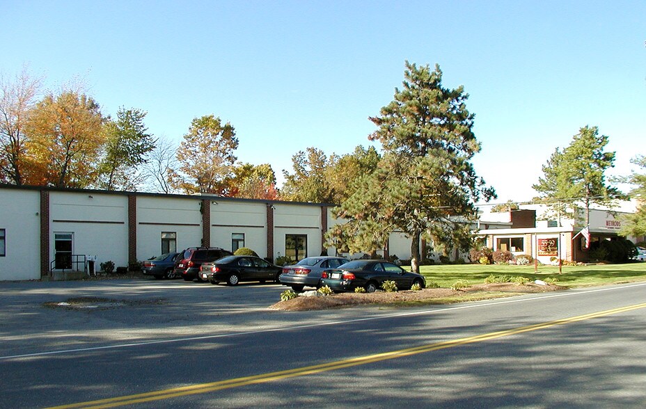 55-59 Union Ave, Sudbury, MA à louer - Photo du bâtiment - Image 3 de 27