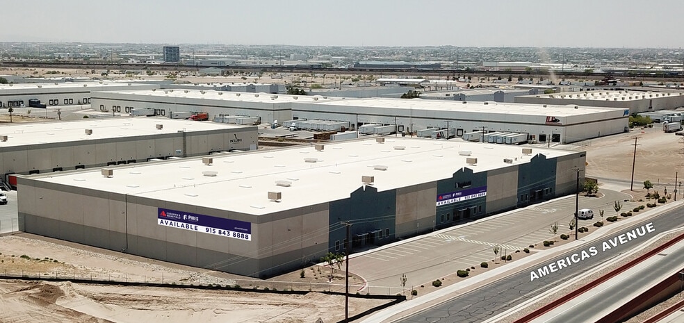 9577 Plaza Cir, El Paso, TX à louer - Photo du bâtiment - Image 2 de 16