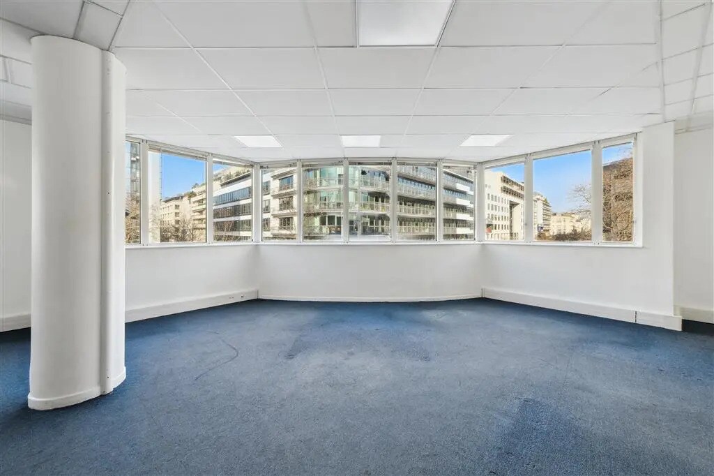 Office in Boulogne-Billancourt for lease Building Photo- Image 1 of 10