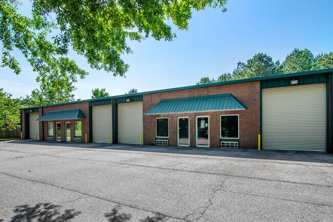 Plus de détails pour 2445 Hilton Dr, Gainesville, GA - Commerce de détail, Industriel à louer