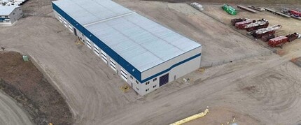 20 Veenstra Dr, Red Deer County, AB for lease Building Photo- Image 1 of 1