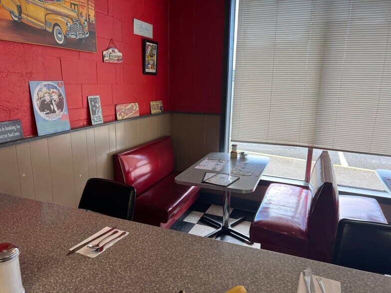 151 High St, Ellsworth, ME à vendre - Photo intérieure - Image 3 de 5