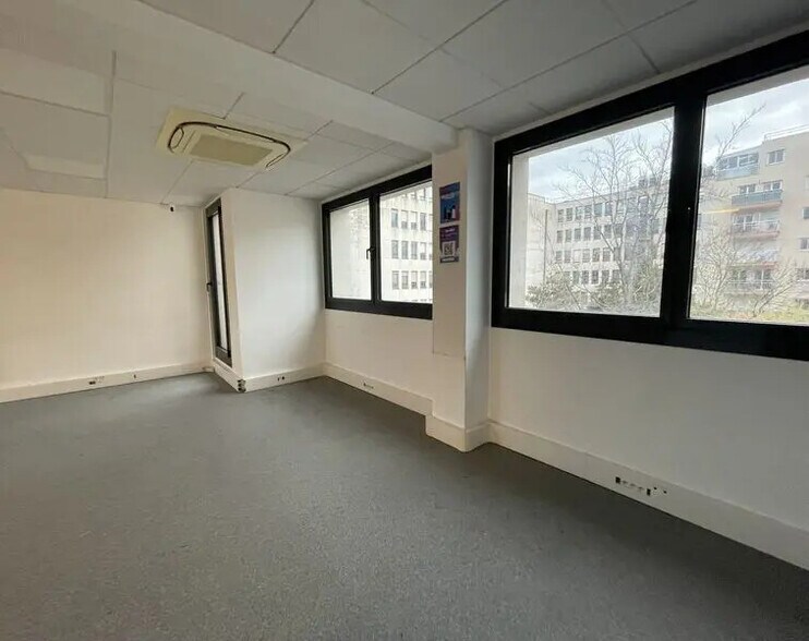 Office in Clichy for sale - Interior Photo - Image 3 of 8