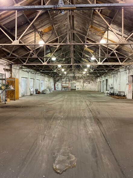 3019 Roosevelt Ave, Indianapolis, IN à vendre - Photo du bâtiment - Image 3 de 5