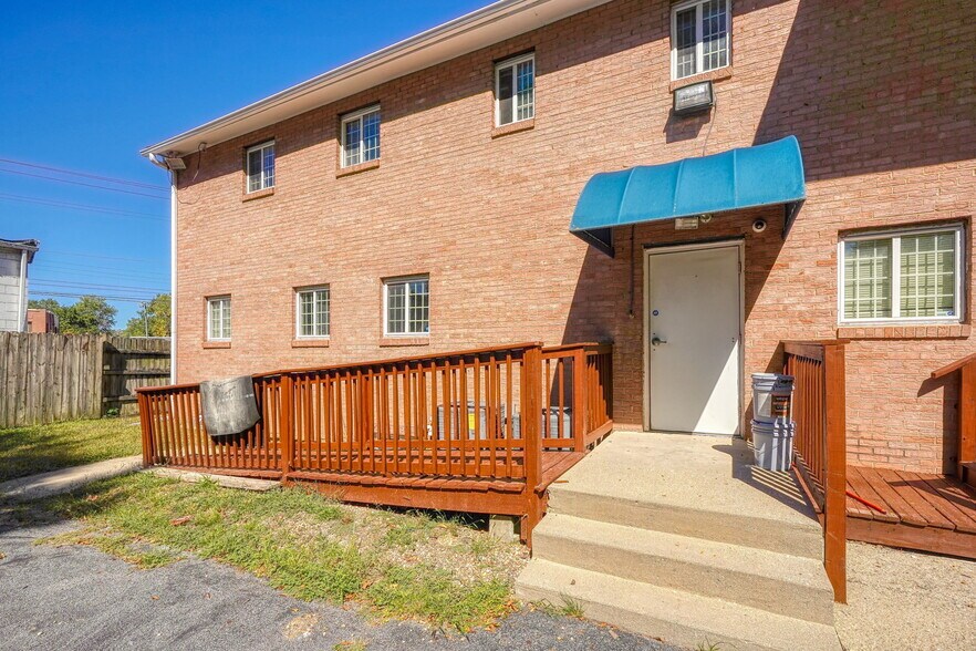 2505 Woodley Rd, Columbus, OH à vendre - Photo du bâtiment - Image 2 de 8