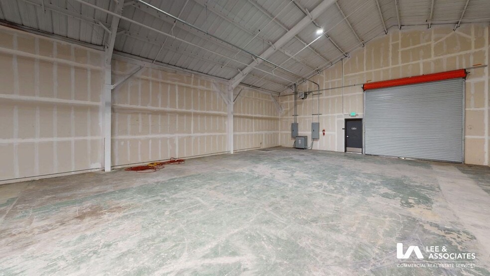 1345-1355 Orizaba Ave, Long Beach, Long Beach, CA for lease - Building Photo - Image 2 of 12