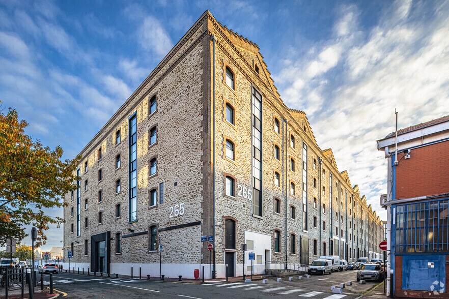 26 Avenue Des Chemins De Fer Industriels, Aubervilliers à louer - Photo du bâtiment - Image 3 de 4