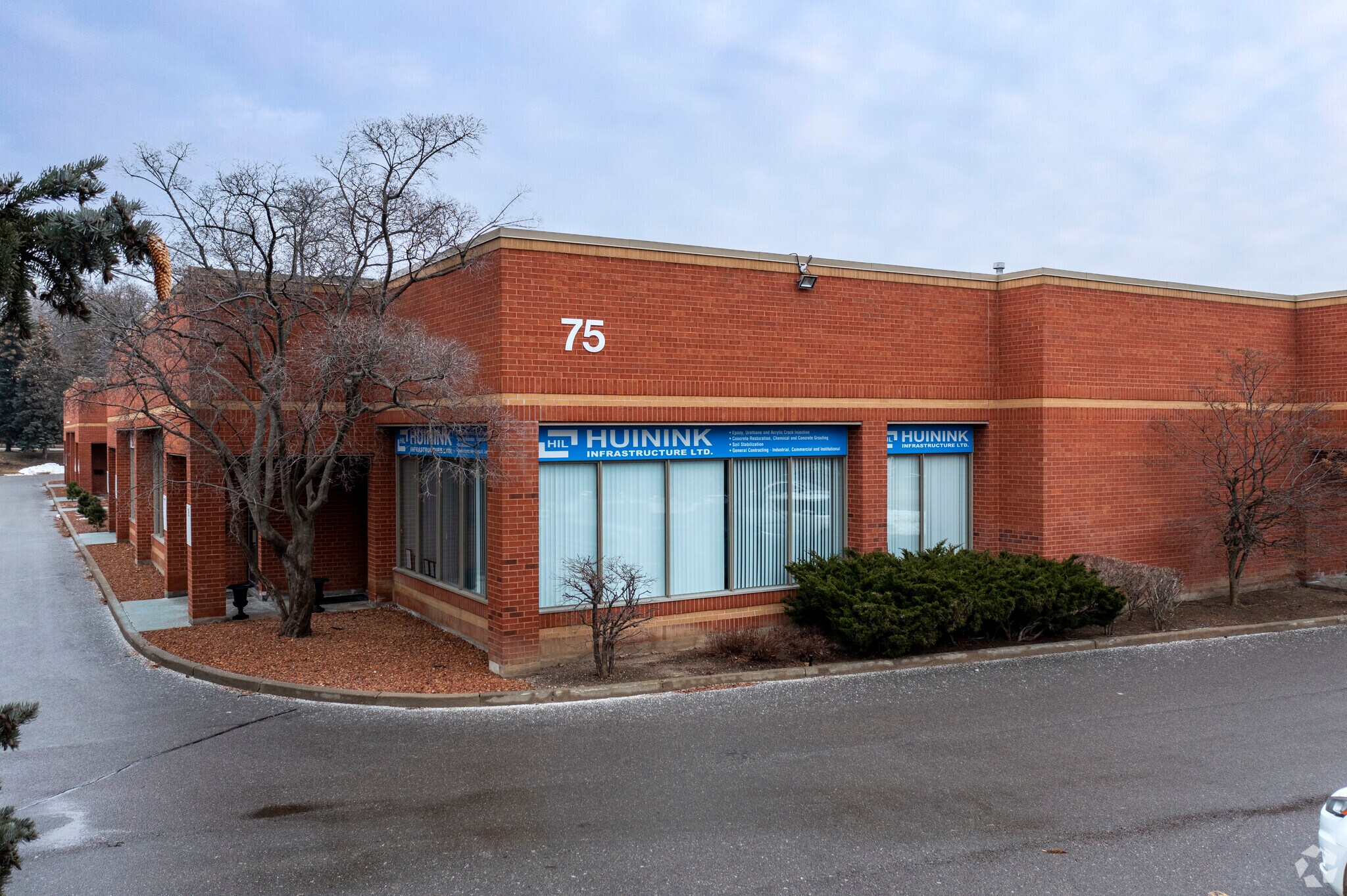 75 Fernstaff Ct, Vaughan, ON à vendre Photo du bâtiment- Image 1 de 6