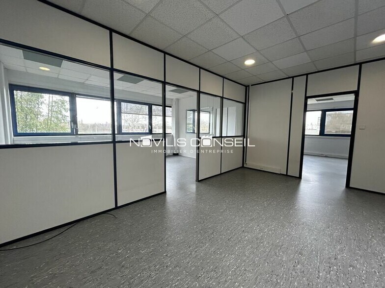 Bureau dans Labege à louer - Photo du bâtiment - Image 3 de 6