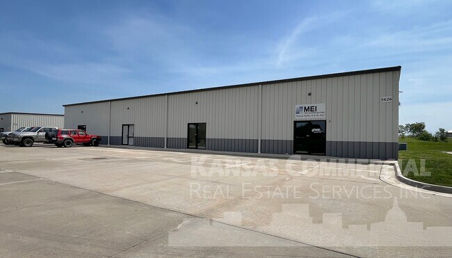 Plus de détails pour 5604 SW Topeka Blvd, Topeka, KS - Industriel à louer