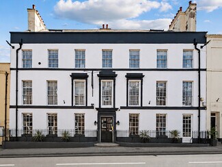Plus de détails pour 32 High West St, Dorchester - Services hôteliers à vendre