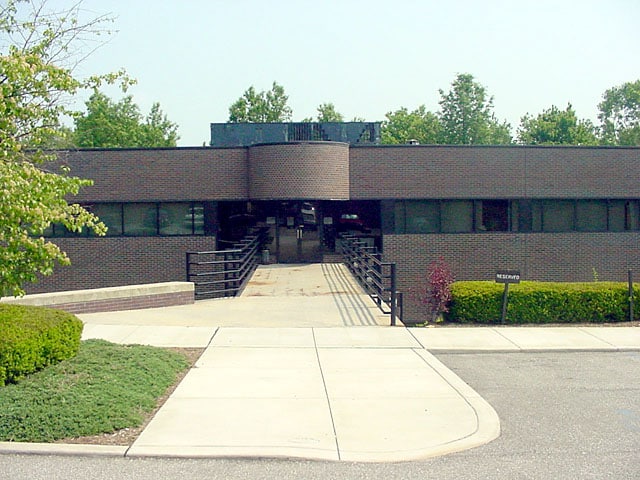 250 Park West Dr, Pittsburgh, PA à vendre - Photo du bâtiment - Image 1 de 57