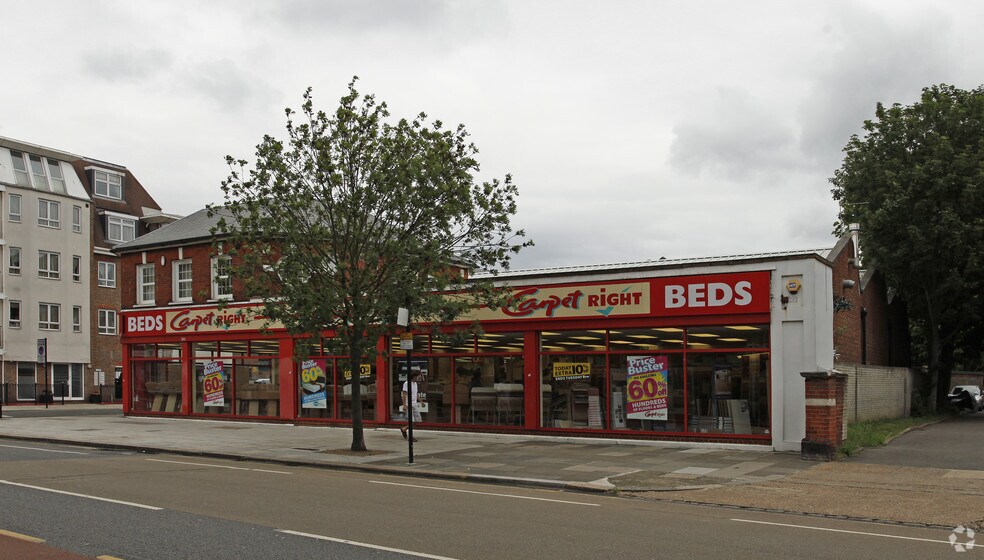 380 Uxbridge Rd, Londres à louer - Photo du bâtiment - Image 2 de 4
