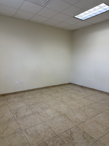 1317 E Jasmine Ave, McAllen, TX for lease - Building Photo - Image 2 of 13