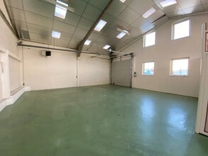 Flex in Saint-Ouen-l'Aumône for lease Interior Photo- Image 2 of 5