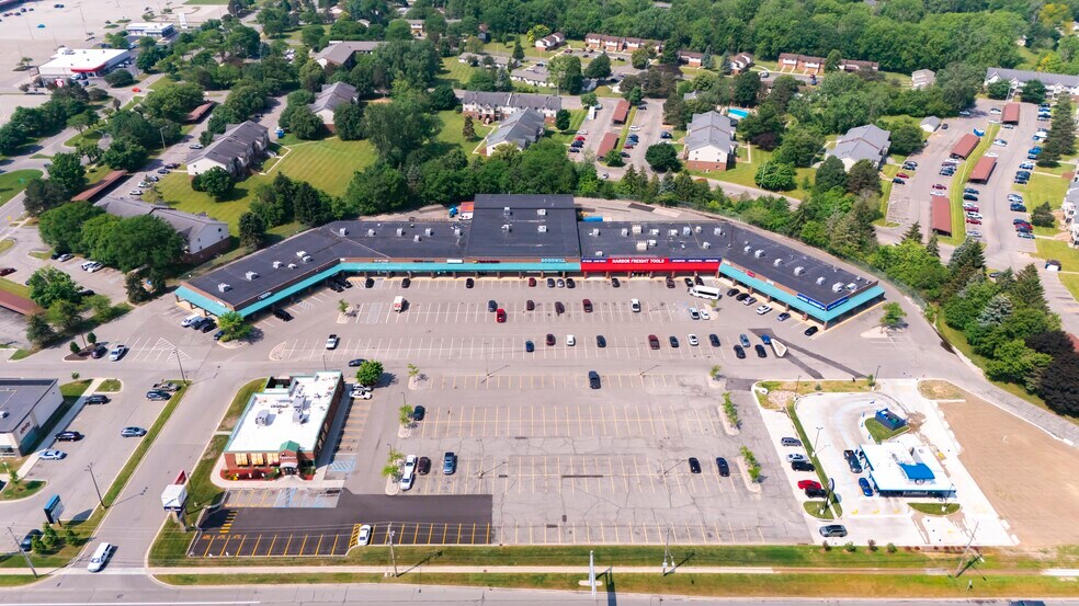 6250 S Cedar St, Lansing, MI à louer - Photo du bâtiment - Image 3 de 12