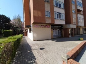 Retail in Segovia, Segovia for lease Interior Photo- Image 2 of 6