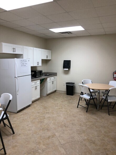 8404-8414 Wilsky Blvd, Tampa, FL à vendre - Photo intérieure - Image 3 de 10