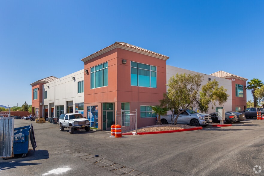 4570 Donovan Way, North Las Vegas, NV à louer - Photo principale - Image 1 de 94