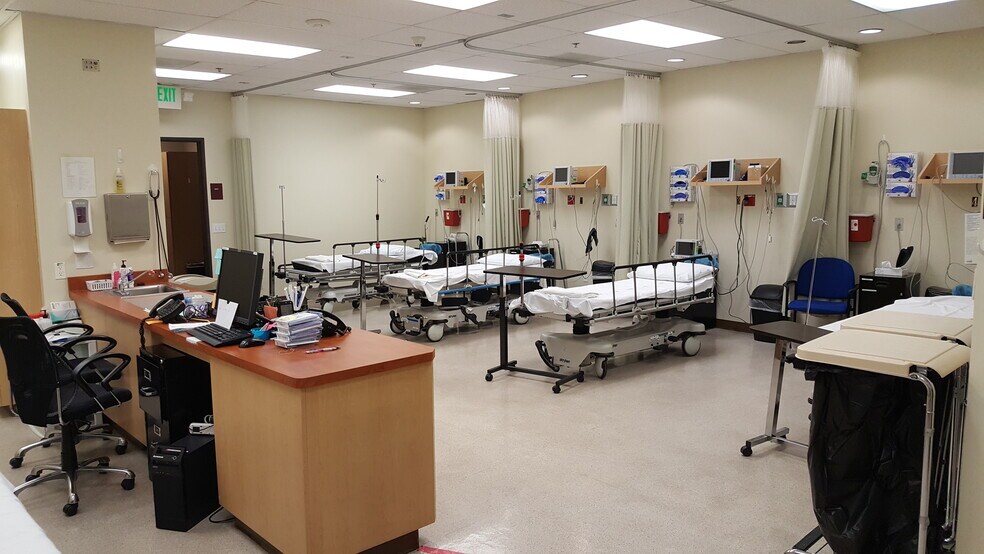 830 S Citrus Ave, Azusa, CA à louer - Photo intérieure - Image 3 de 10