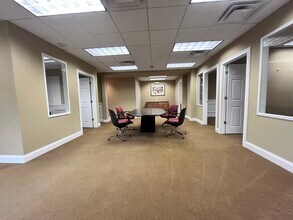 2614 Boston Post Rd, Guilford, CT for lease Interior Photo- Image 2 of 4