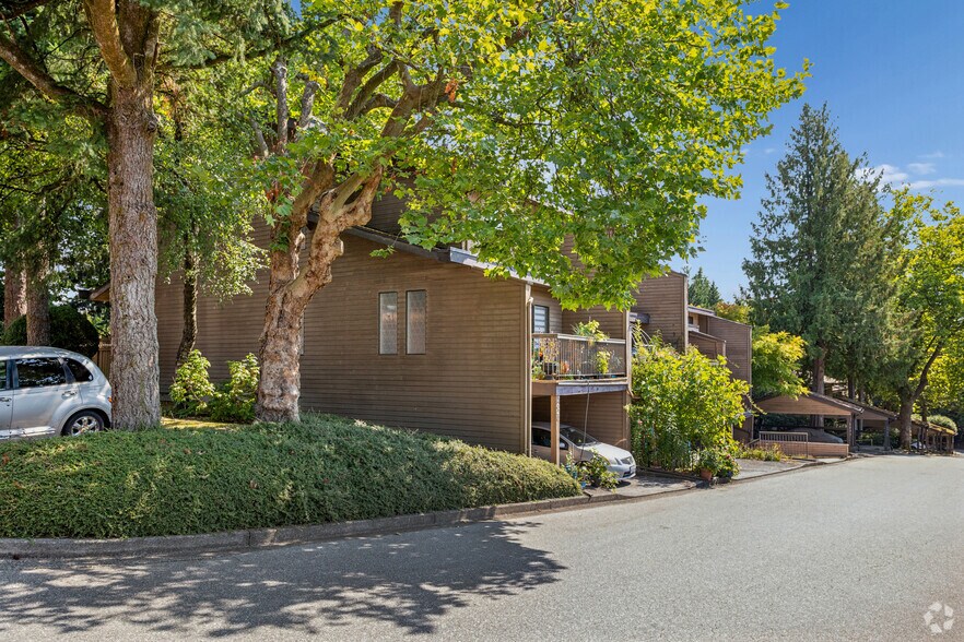 2620-2698 Moorcroft Crt, Burnaby, BC à vendre - Autre - Image 2 de 3