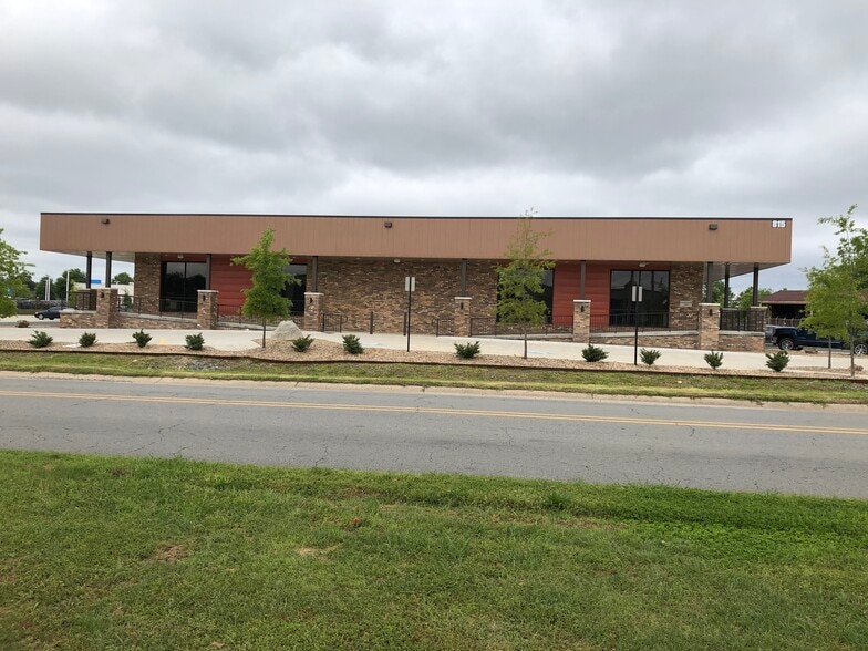 815 Exchange Ave, Conway, AR for lease - Building Photo - Image 1 of 6