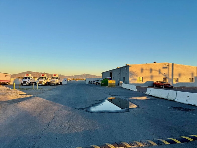 6001 S Wilmot Rd, Tucson, AZ for lease - Building Photo - Image 2 of 5