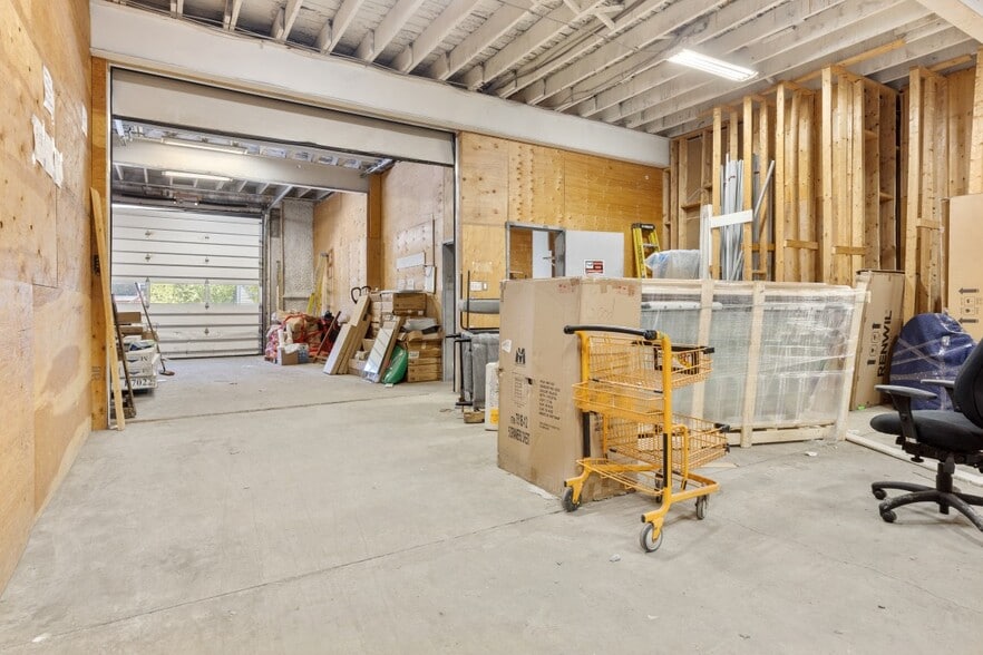 255-257 Ste-anne Ave, Ottawa, ON for sale - Interior Photo - Image 2 of 45