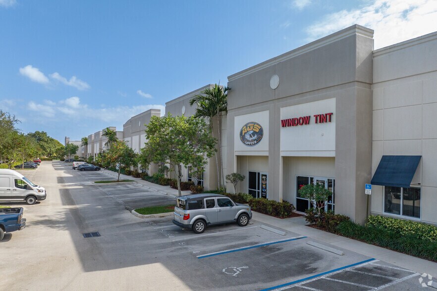 2450 W Sample Rd, Pompano Beach, FL for lease - Building Photo - Image 3 of 8