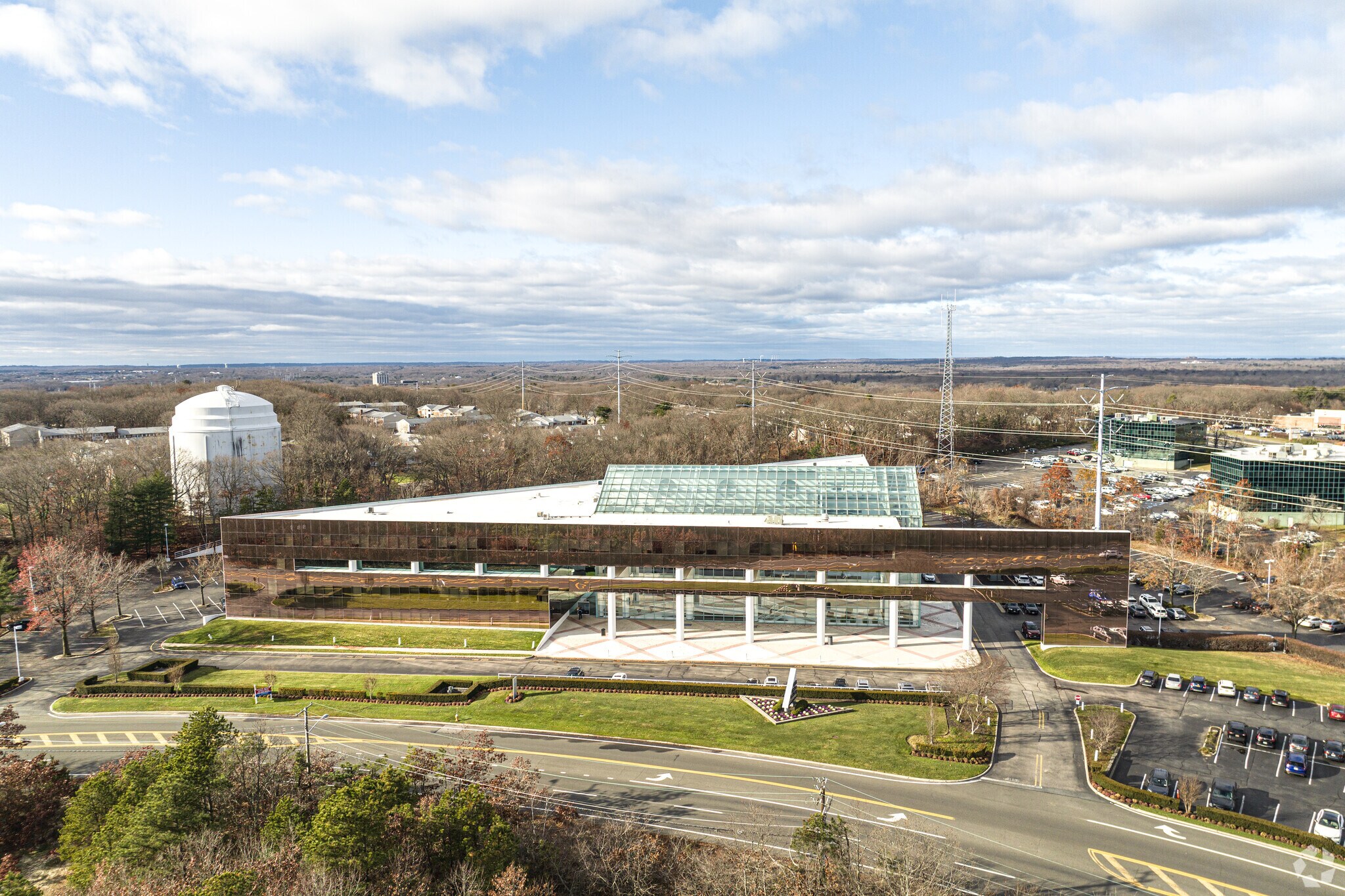 1377 Motor Pky, Islandia, NY à louer Photo principale- Image 1 de 17