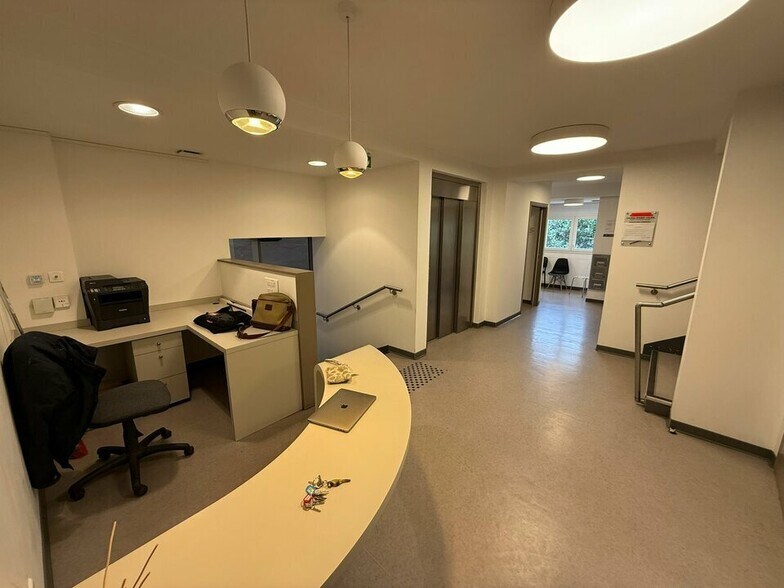 3 Boulevard Albert Charrier, Aix-en-Provence for lease - Lobby - Image 2 of 11