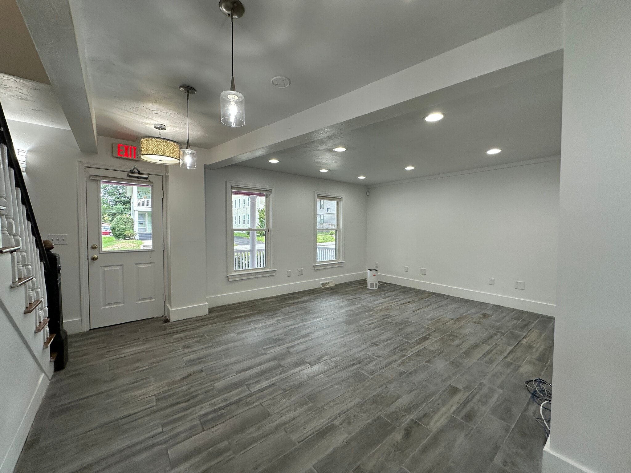 376 Chandler St, Worcester, MA for lease Interior Photo- Image 1 of 3
